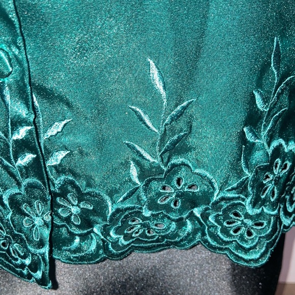 Vtg Victoria's Secret Gold Label Forest Green Floral Embroidered Top size M - Picture 3 of 8